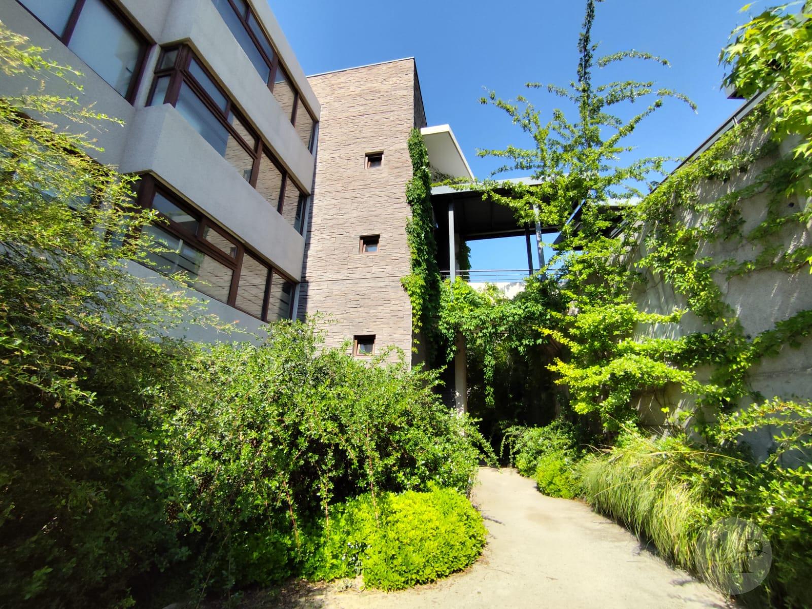 Arriendo amplio y Luminoso Dpto El Remanso de Las Condes