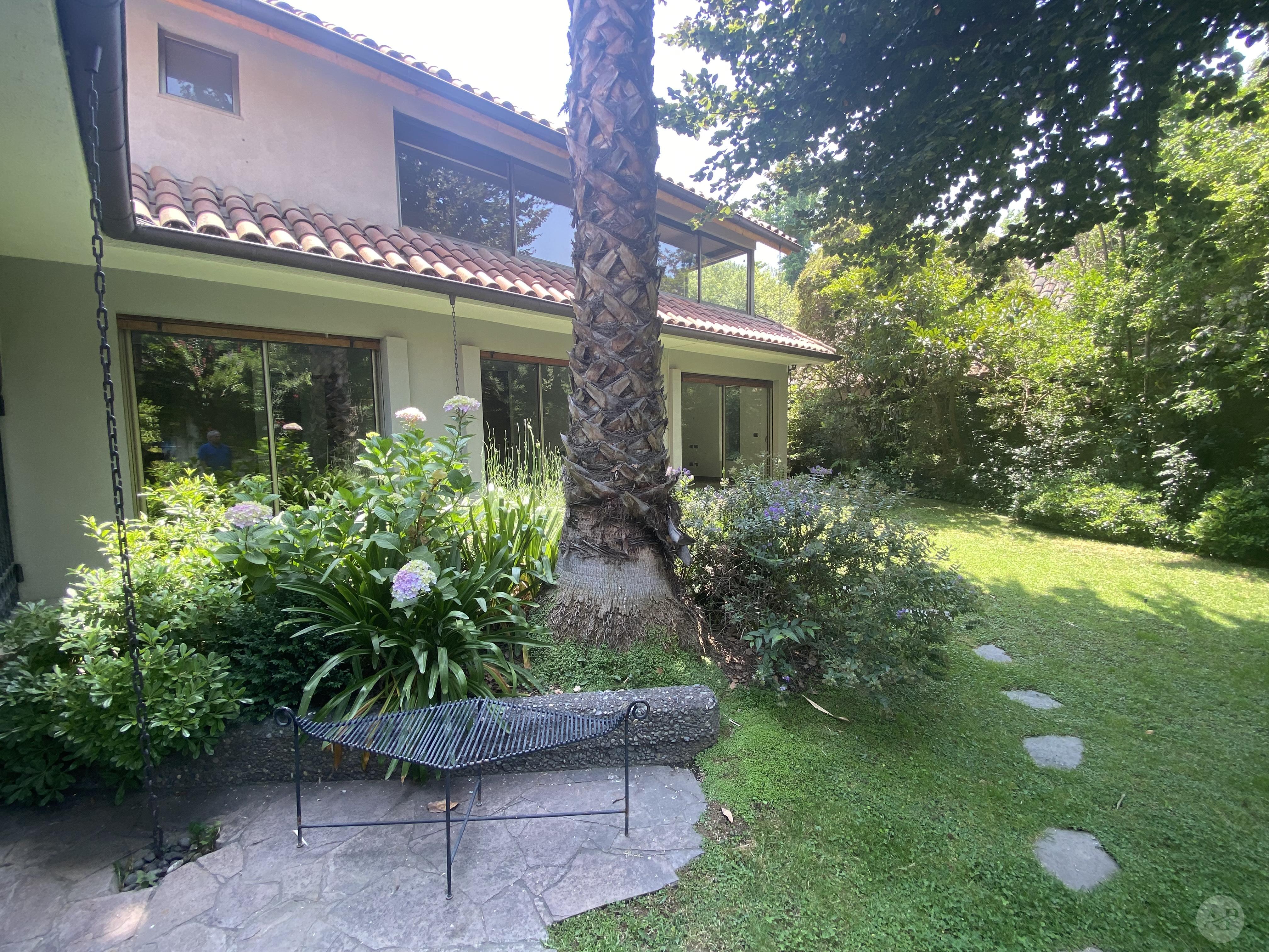 ARRIENDO AMPLIA CASA EN PLENO STA MARÍA MANQUEHUE, VITACURA.